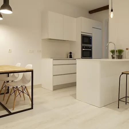 Bois Et Fer Apartment *